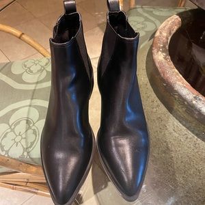 Steve Madden Black Leather Ankle Booties Size 7